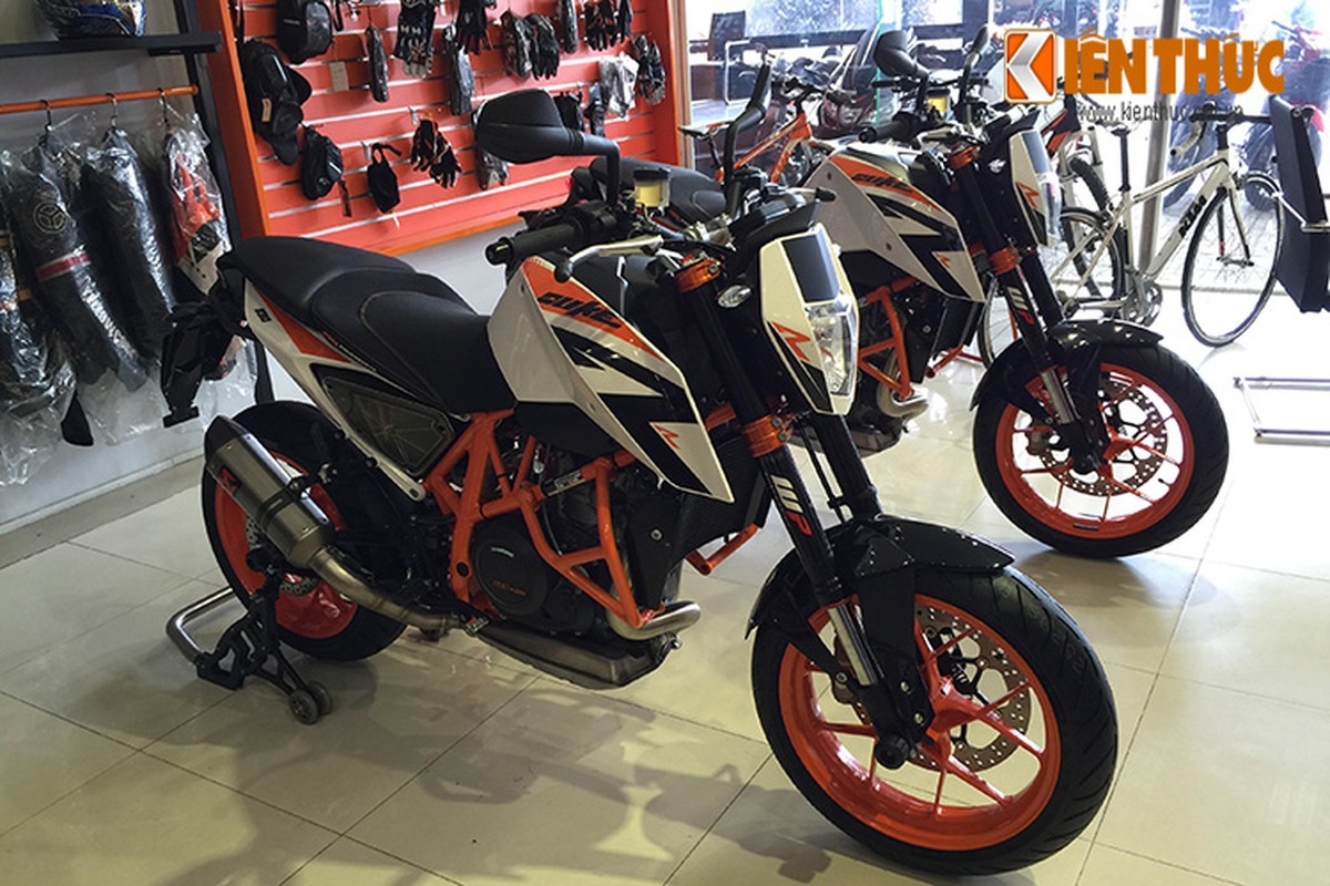 Can canh KTM Duke 690R 2015 dau tien ve Viet Nam-Hinh-11